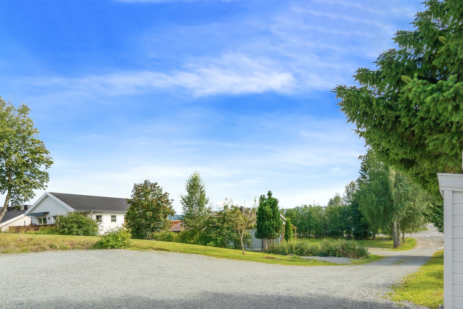 Tomten måler ca. 479 kvm. Galleribilde