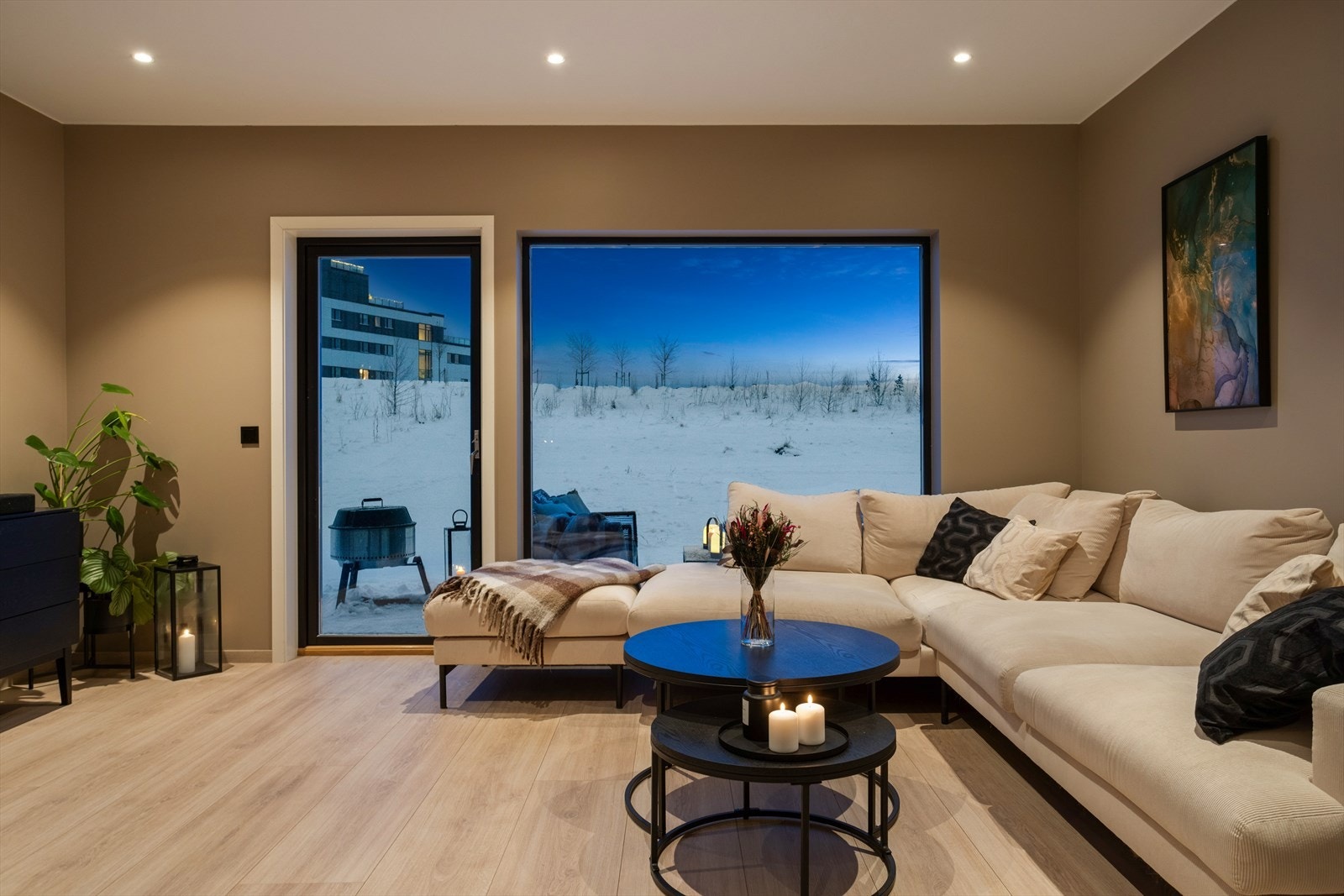 Stuen er et meget pent og innbydende oppholdsrom for både store og små. Galleribilde