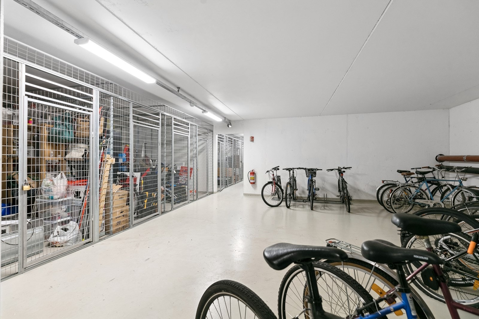 Leiligheten disponerer bod på 5 kvm. Her er det tørt og veldig ordnede forhold. Galleribilde