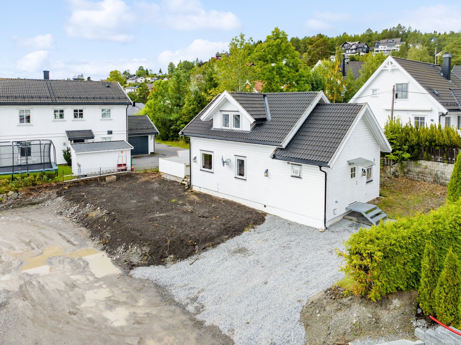 Eiendommen selges som tomt og så får kjøper gjøre egne vurderinger rundt rivning/utnyttelse. Galleribilde