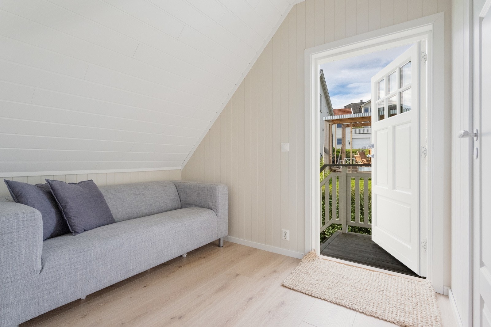 Adkomst til loft via utvendig trapp. Galleribilde