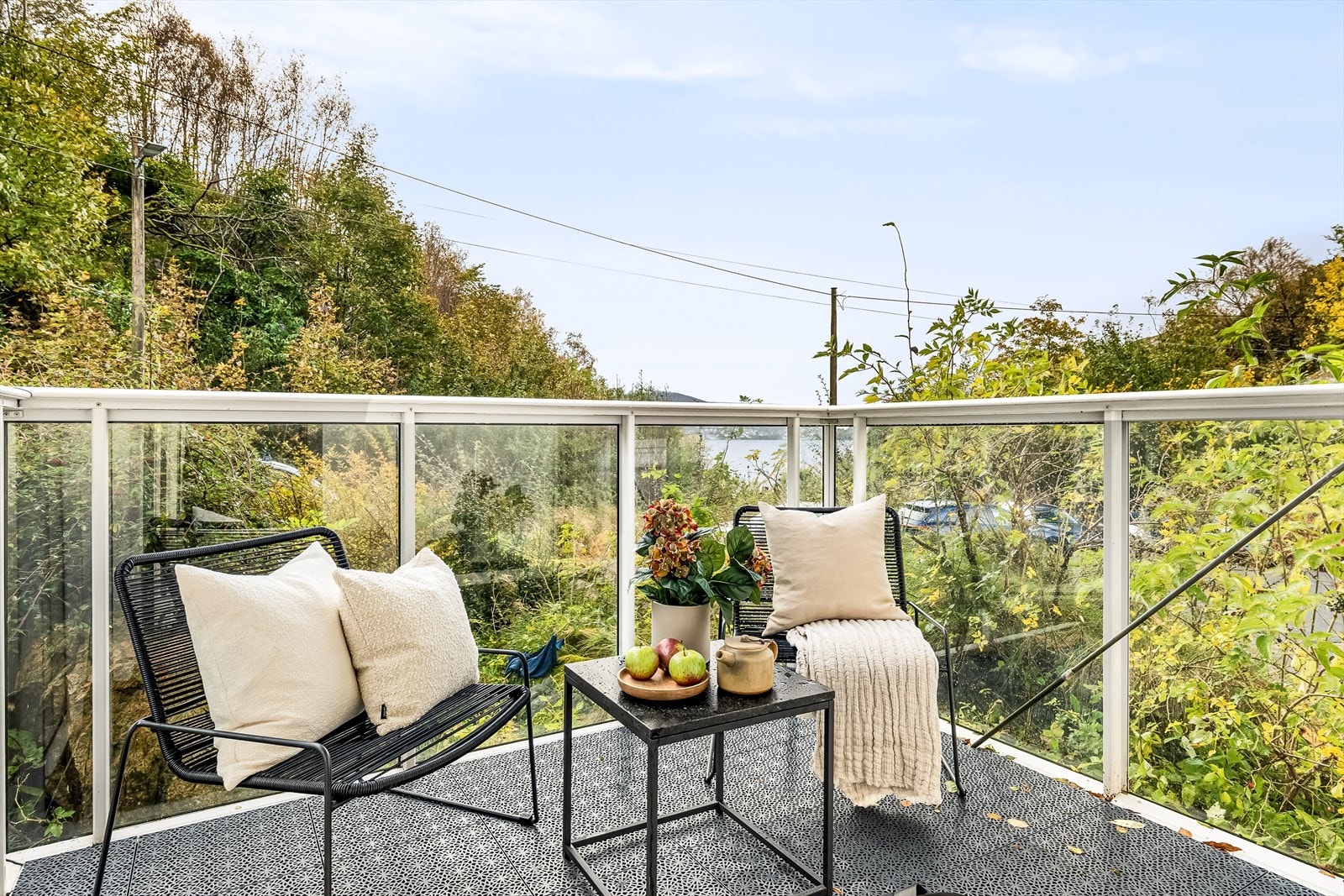 - Ta med deg kaffekoppen ut og nyt - Galleribilde