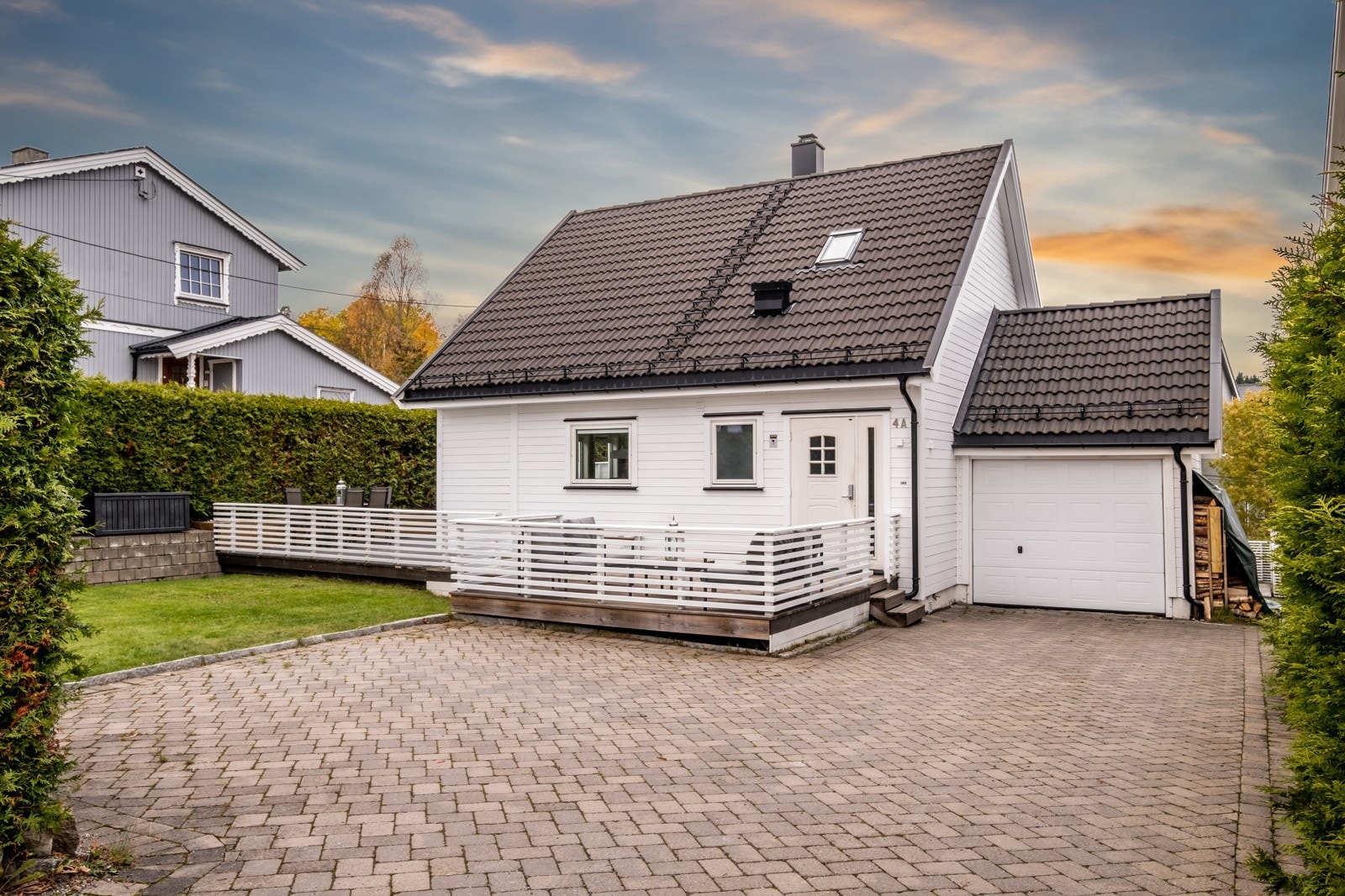 EIE eiendomsmegling Lørenskog v/Christian Halvorsen presentere Erleveien 4A, en innholdsrik og moderne enebolig. Galleribilde