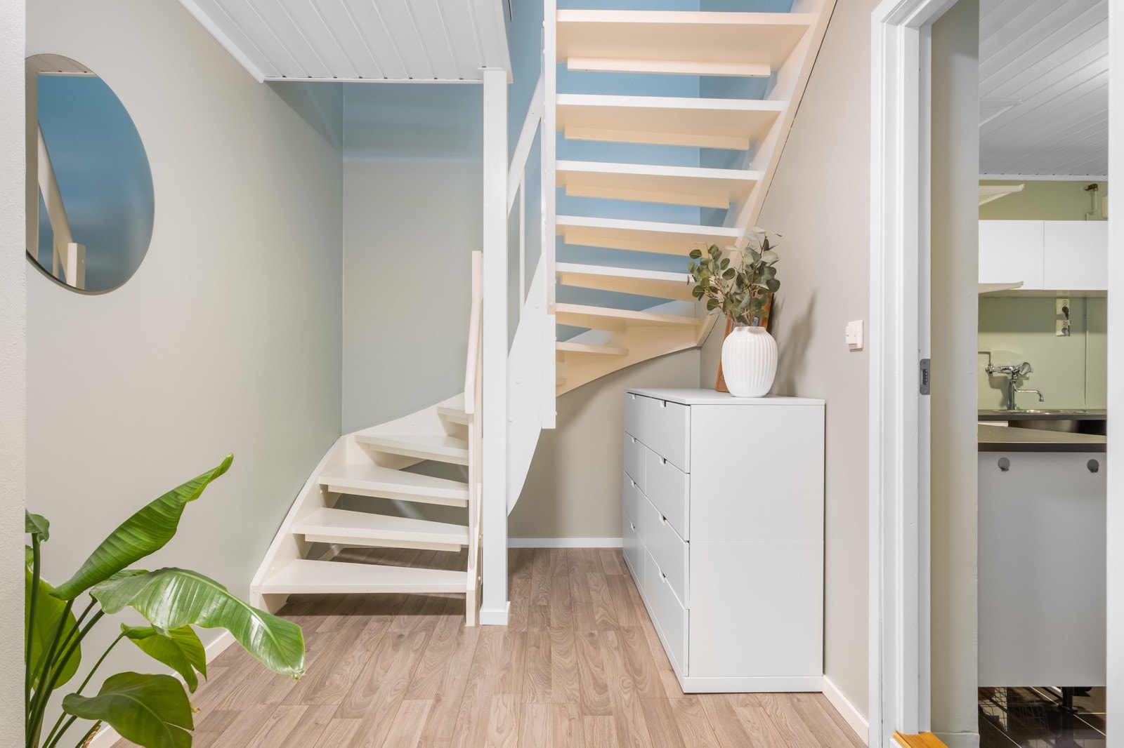 Trapp opp til hovedetasjen. Galleribilde