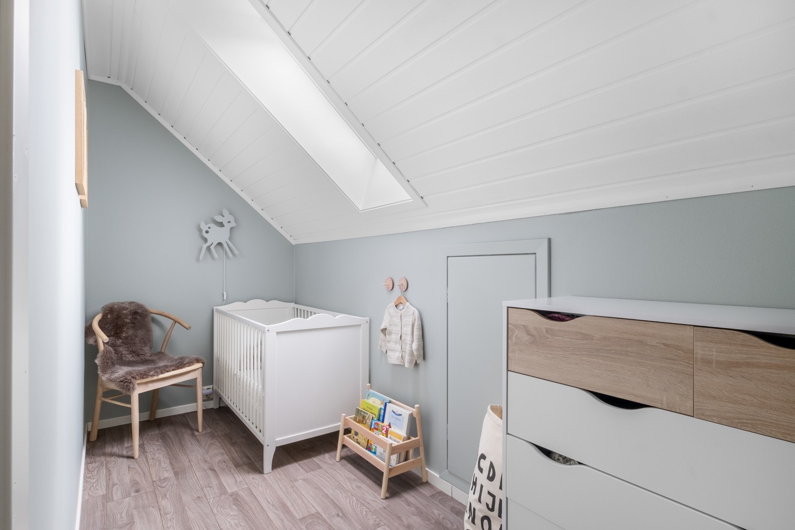 Innredet rom i loftsetasjen. Ikke godkjent for varig oppholdsrom. Galleribilde