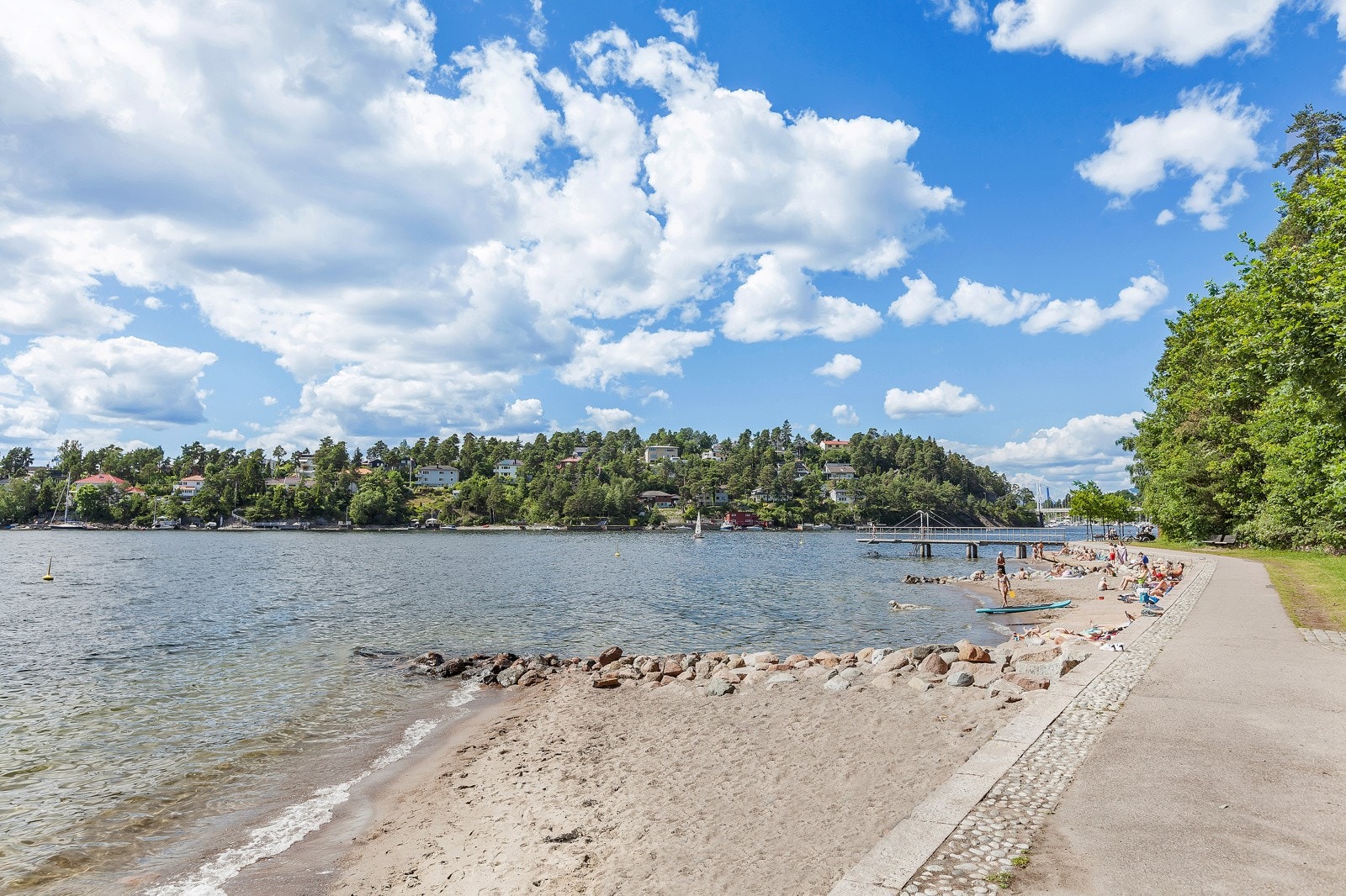 Nordstrand bad ligger i sykkelavstand fra leiligheten. Galleribilde