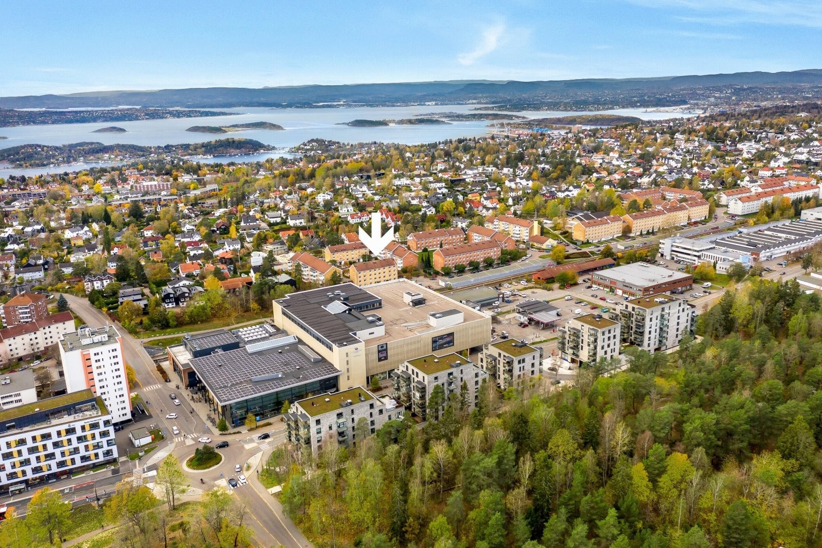 Supersentral beliggenhet med umiddelbar nærhet til alt du trenger i hverdagen. Galleribilde