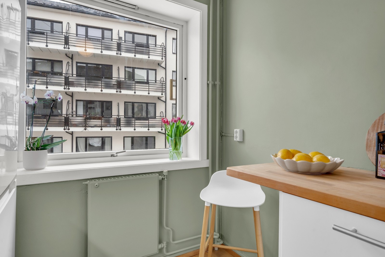 Hyggelig plass for frokosten Galleribilde
