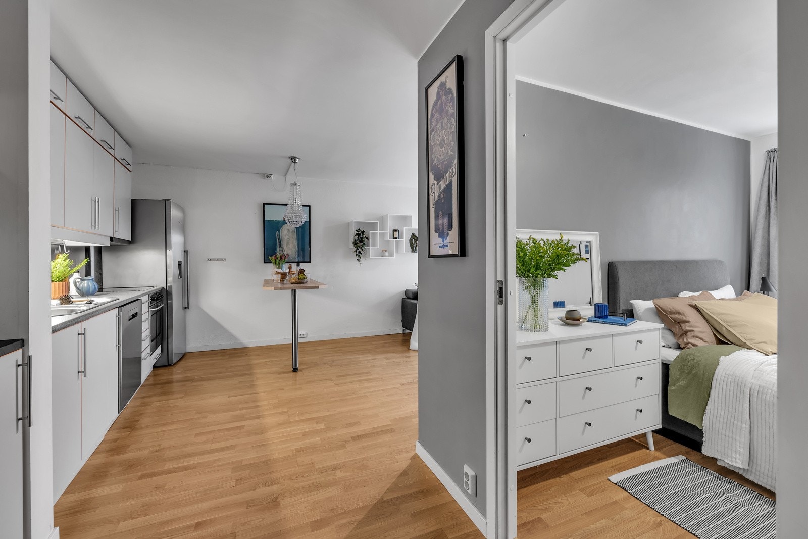 Leiligheten er "hestesko" formet og meget godt planløst Galleribilde