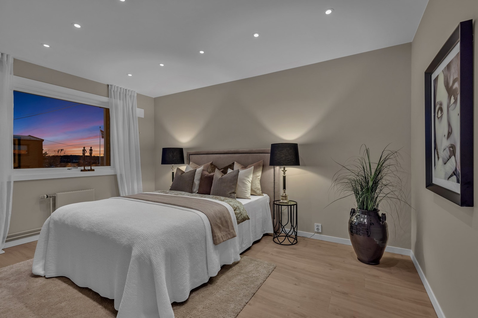 Nye stikkontakter i hele leiligheten. Galleribilde