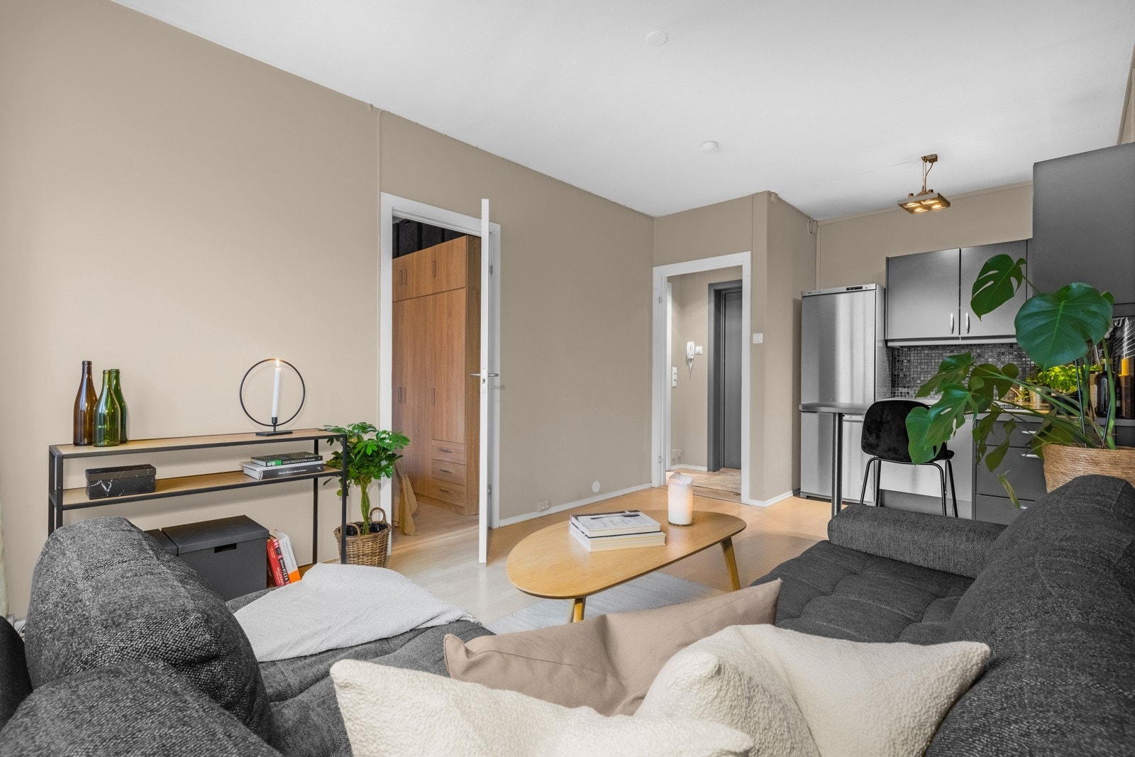 Varmtvann og internett (fiber) er inkludert i felleskostnadene. Galleribilde