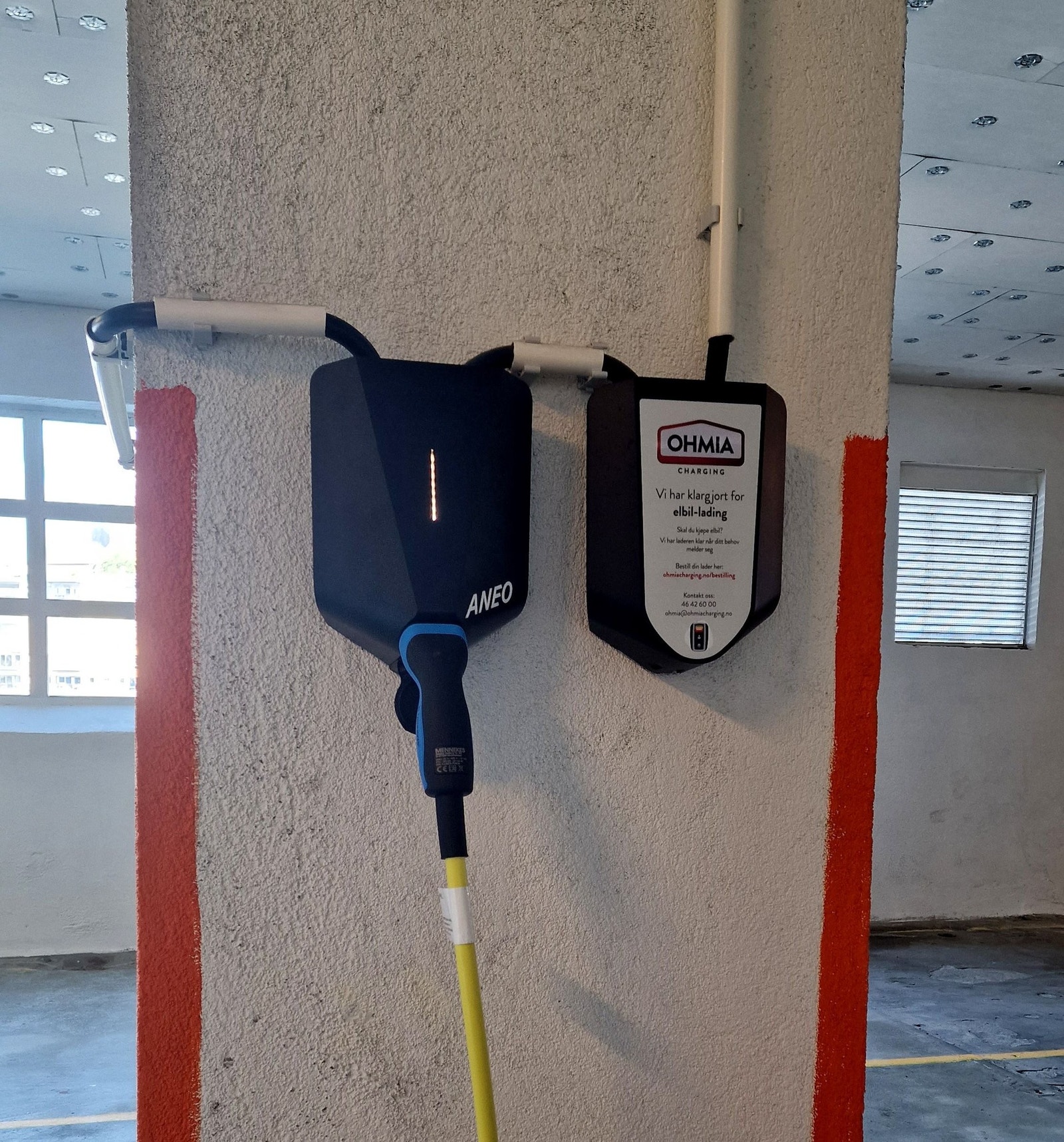 Alle garasjeplasser er tilrettelagt for tilkobling av el-bil lader. Galleribilde