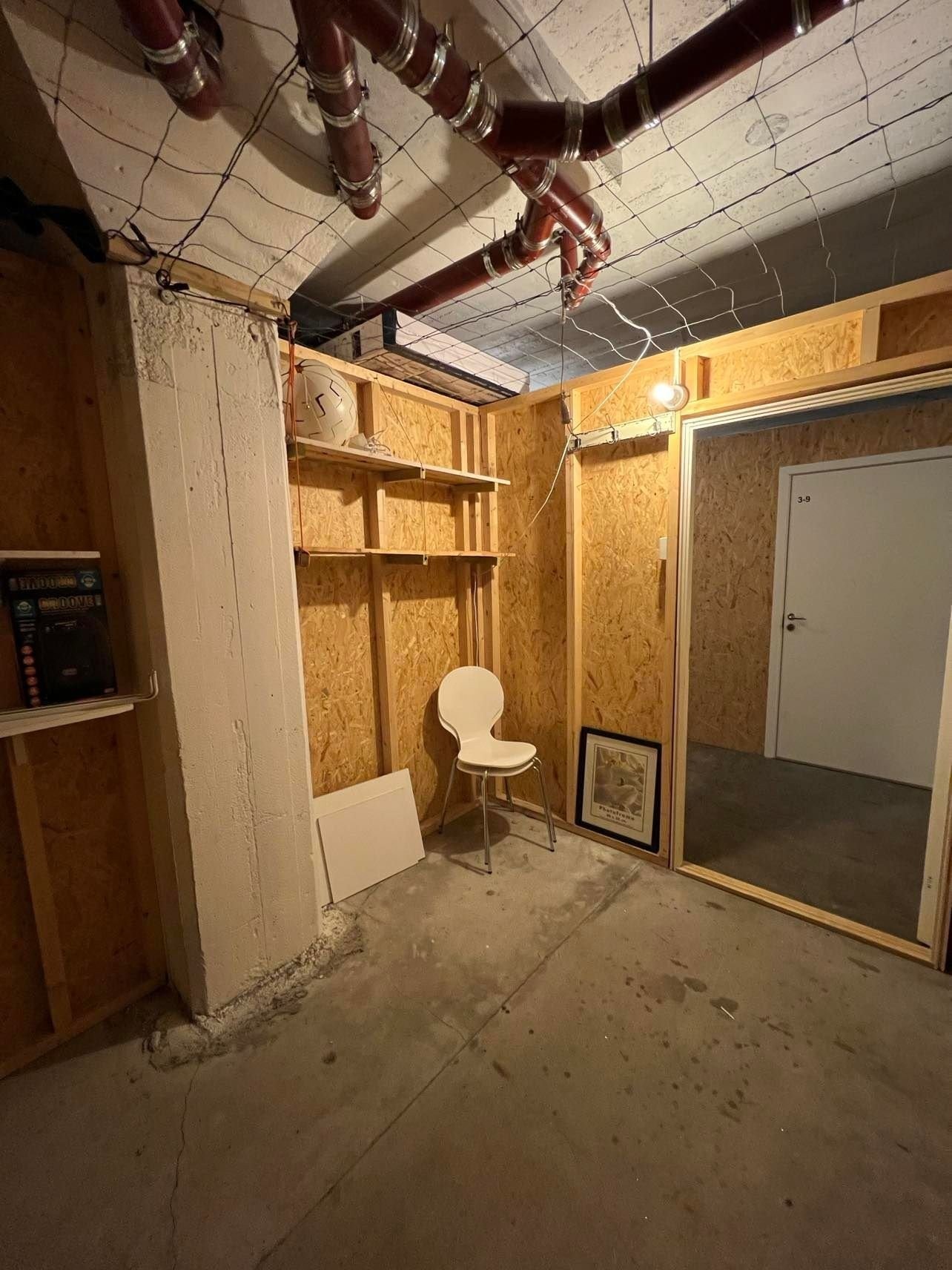 Med leiligheten følger også en svært romslig bod. Galleribilde