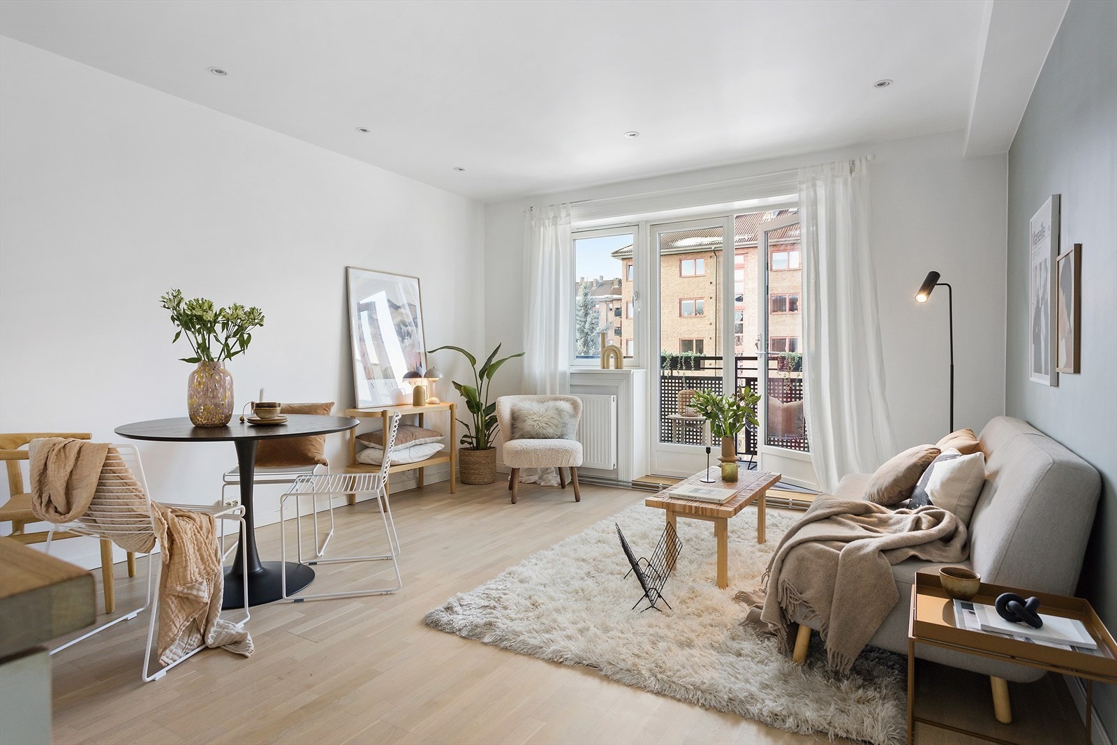 Lys og delikat 3-roms med vestvendt balkong, pent kjøkken og romslige soverom! Galleribilde