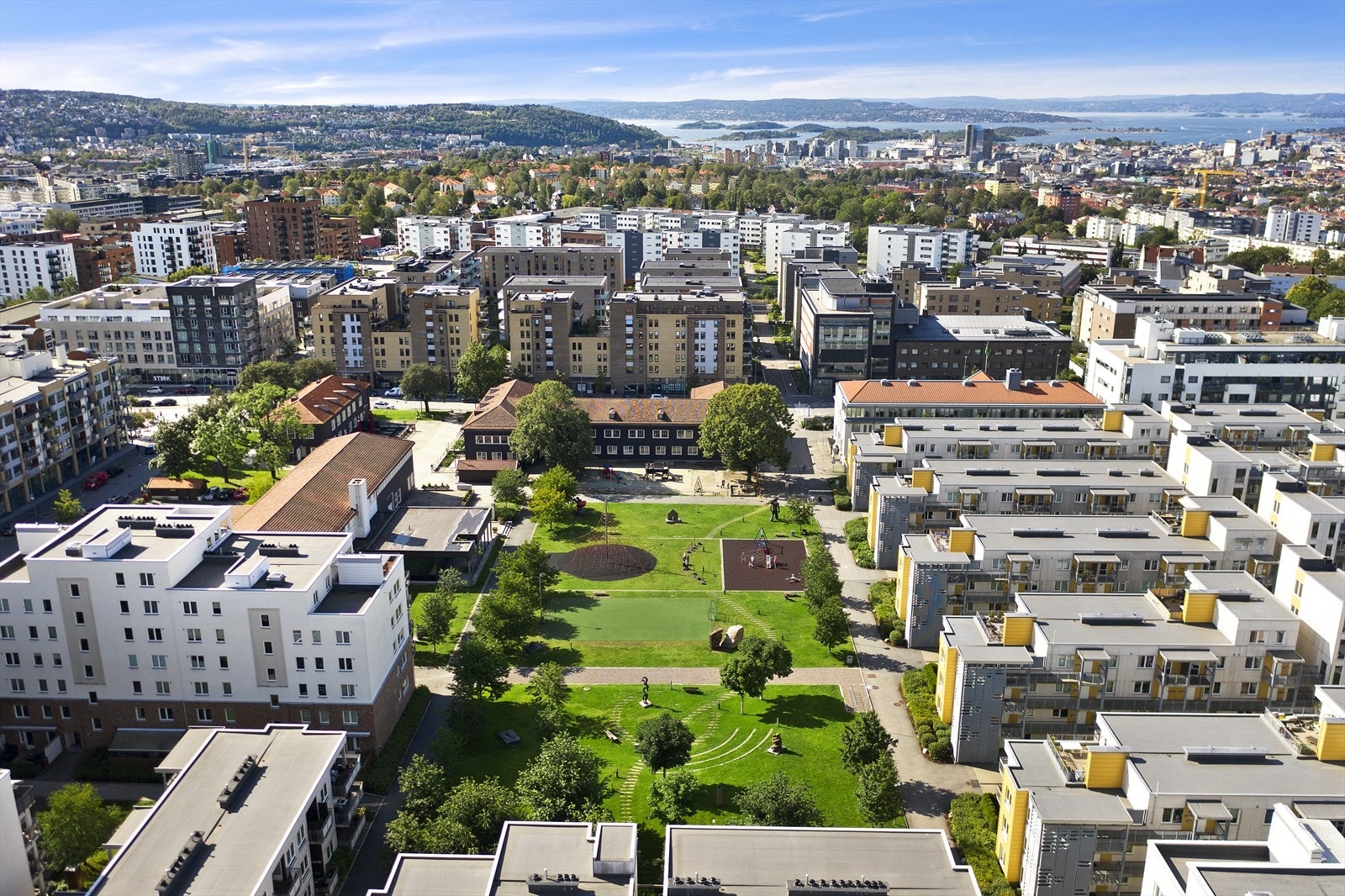 Per Gynt parken er et fint samlingssted for barnefamilier Galleribilde