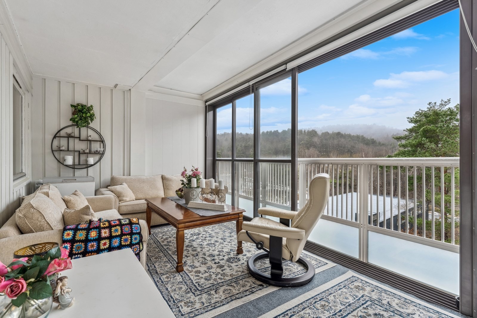 Her er det god plass til å møblere til den uteplassen slik du selv ønsker. Galleribilde