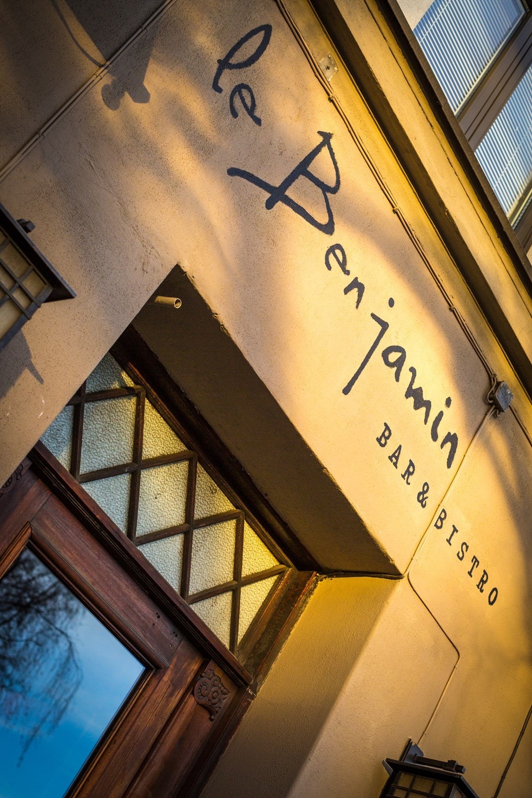 Le Benjamin Bar & Bistro er en uformell fransk bistro med lun atmosfære, autentisk fransk mat, deilige oster og stort vinutvalg. Galleribilde