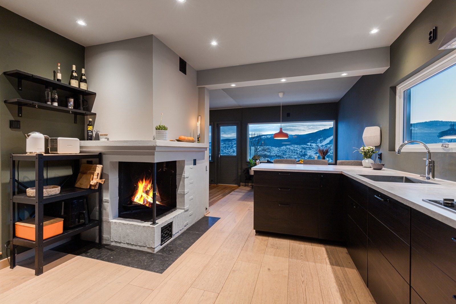 Hoveddelen har kjøkken fra 2019. Galleribilde