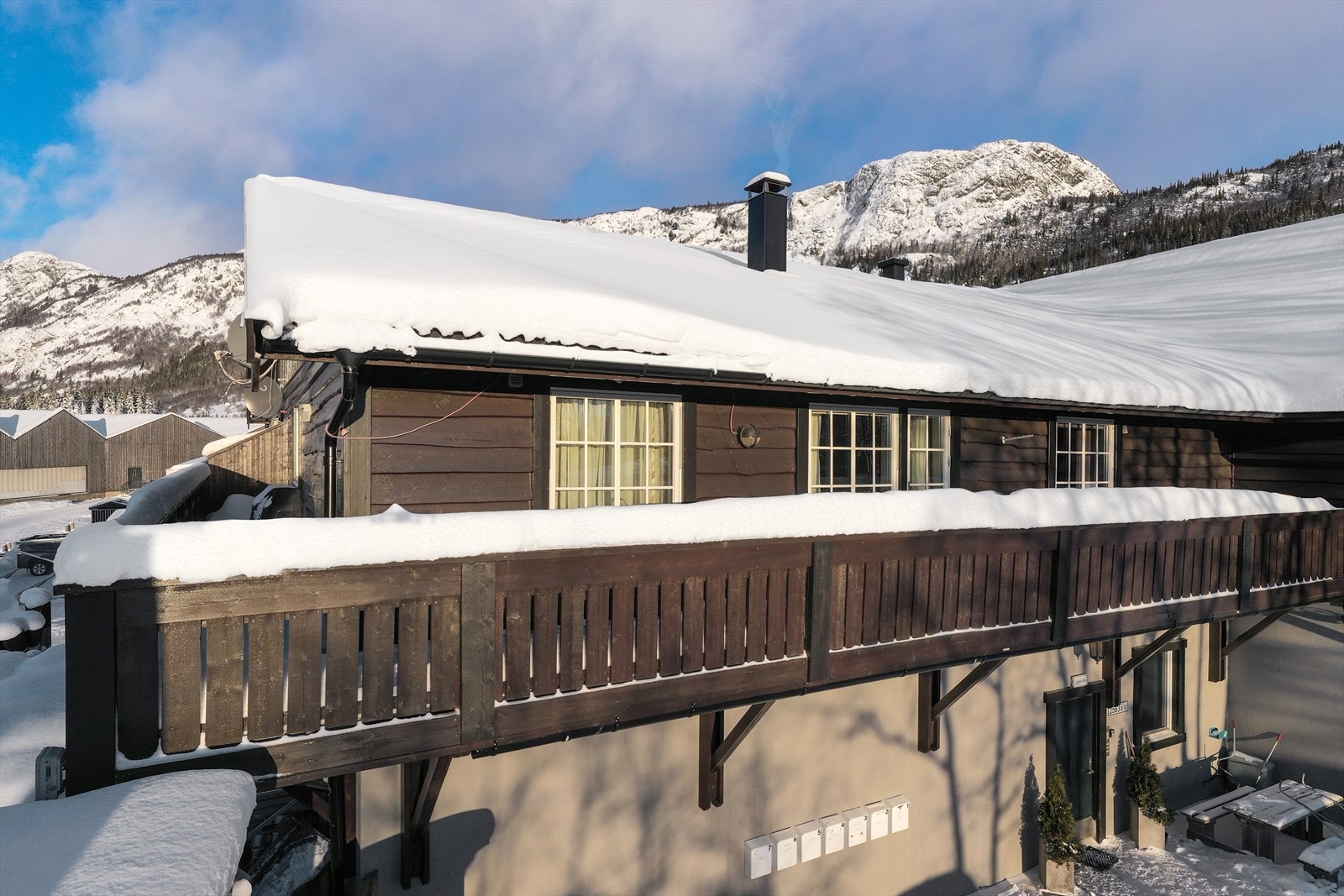 Leiligheten ligger som hjørne- og toppleilighet. Galleribilde