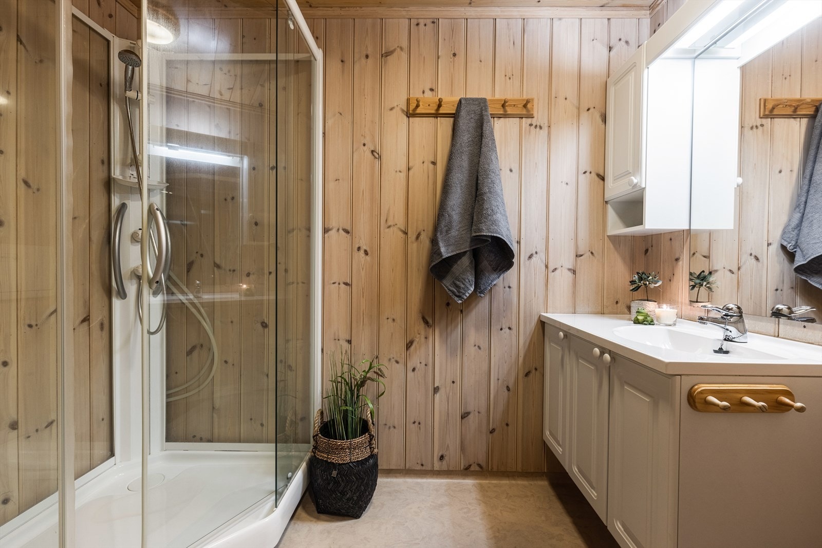 Baderom nr 2 i toppetasjen. Galleribilde