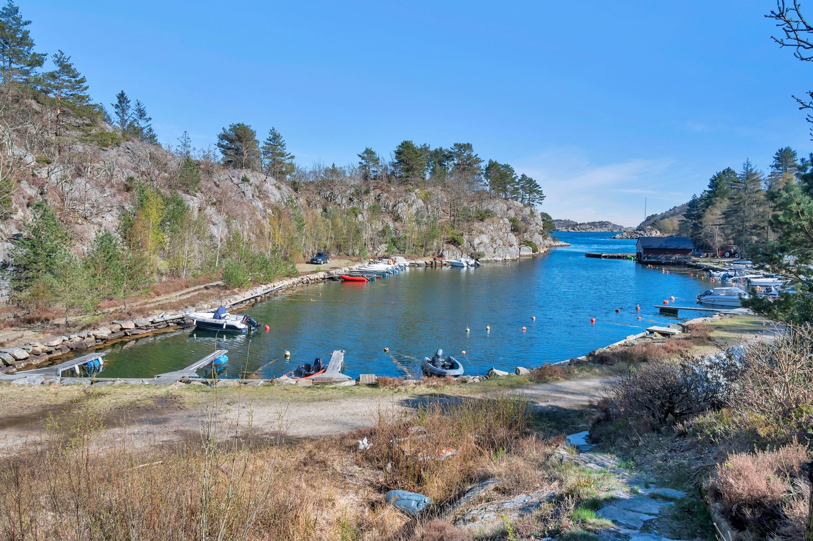 Skjærgårdsliv og sørlandsidyll! Bukt nedenfor tomteområdet. Galleribilde