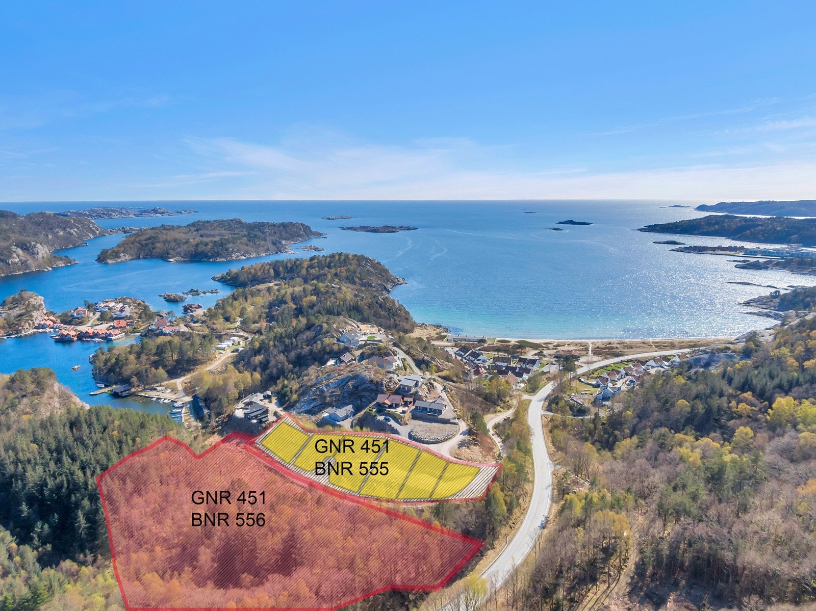 6 hyttetomter med sjøutsikt og stor ekstratomt selges samlet. Flott beliggenhet rett ved idylliske Njervesanden. Galleribilde