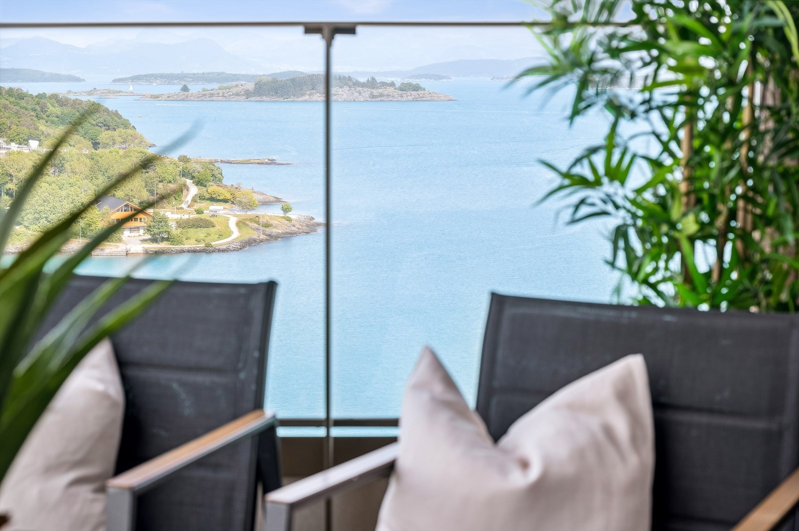 019_Utsikt fra balkong.jpg Galleribilde