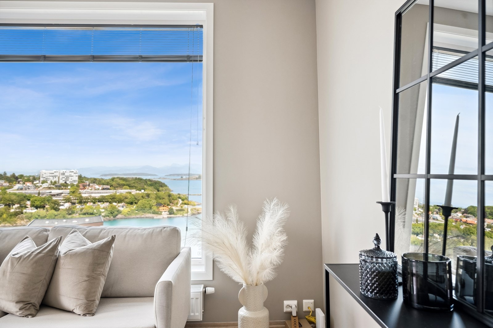 010_Flott utsikt fra stuen.jpg Galleribilde