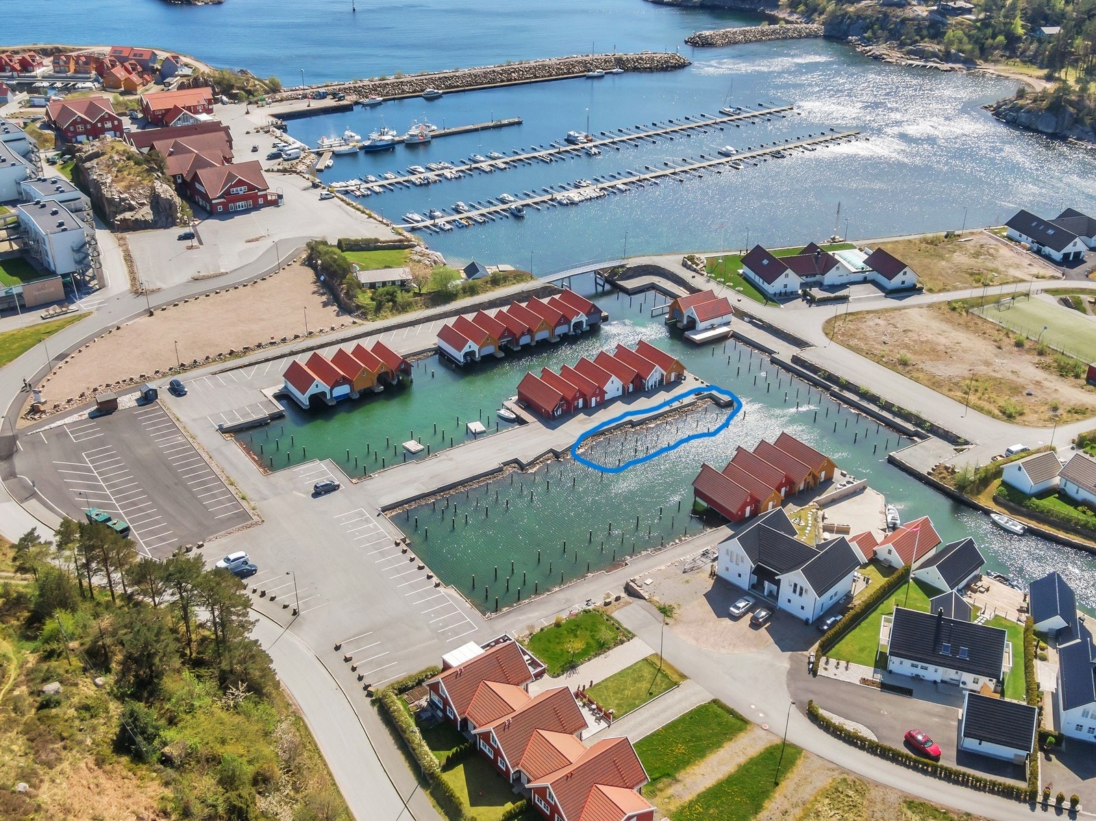 Bukt nr 2 - markering viser hvor båthus nr 35 - 42 kommer Galleribilde