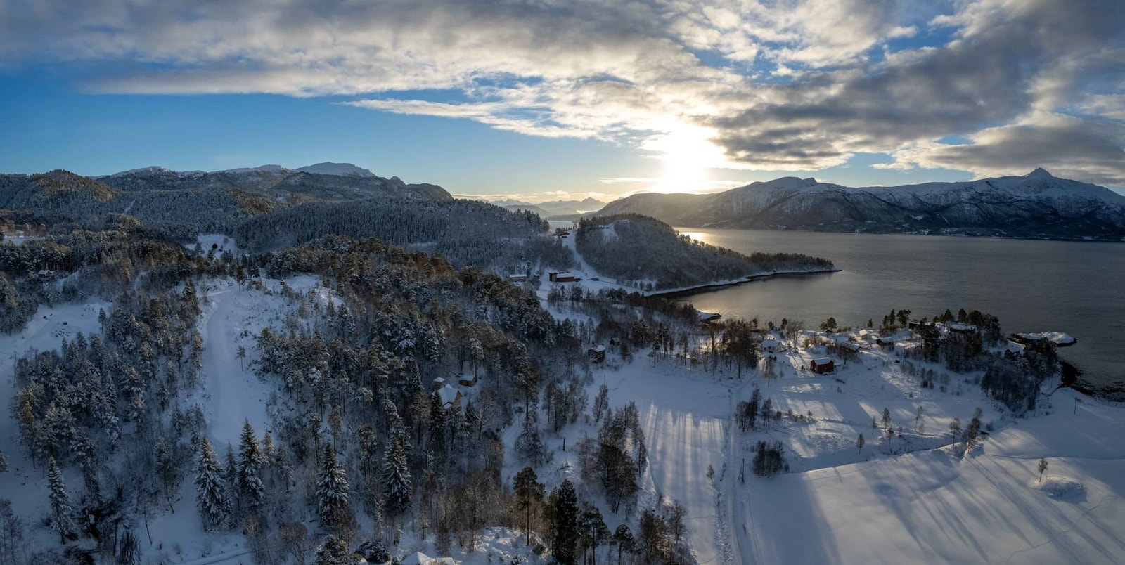 Nydelige omgivelser sommer som vinter Galleribilde