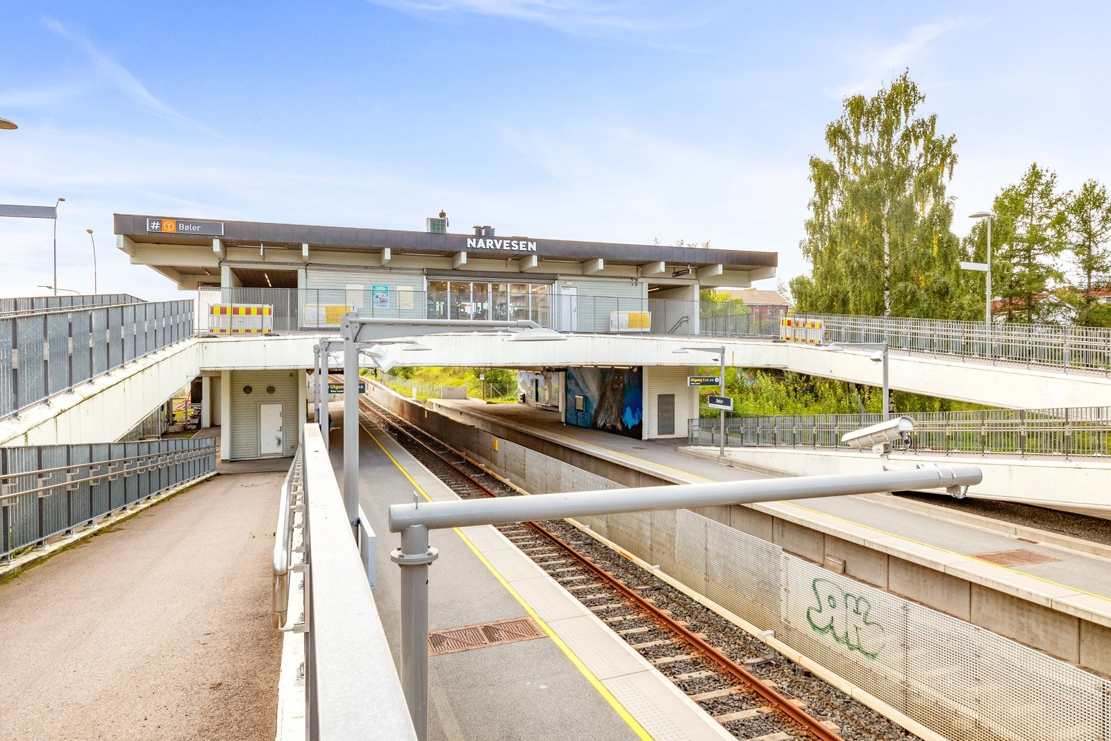 Kort vei til T-bane og bussholdeplass- Med t-banen bruker du kun 17 minutter til sentrum Galleribilde