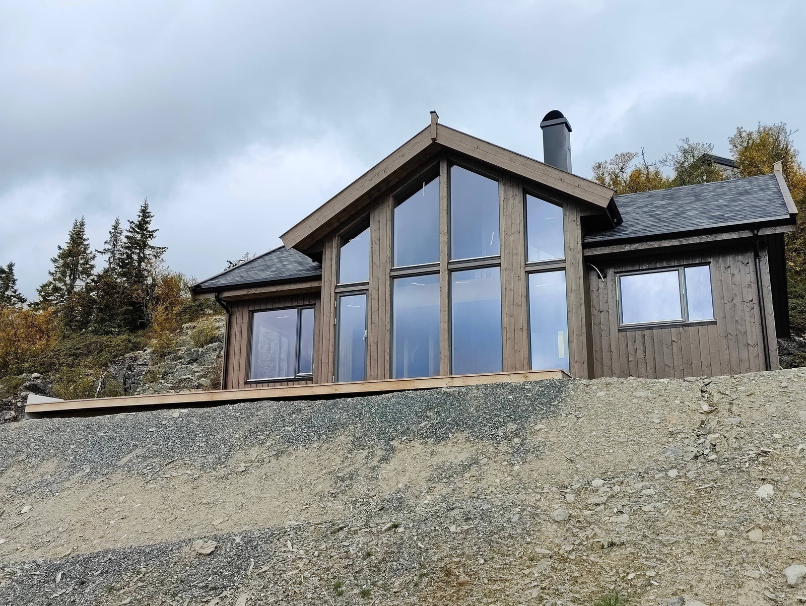 Her er inspirasjonsbilde av annen Saltdahsytte i feltet. Det er mulig å bygge flere av våre hytter i Stavadalen. Galleribilde