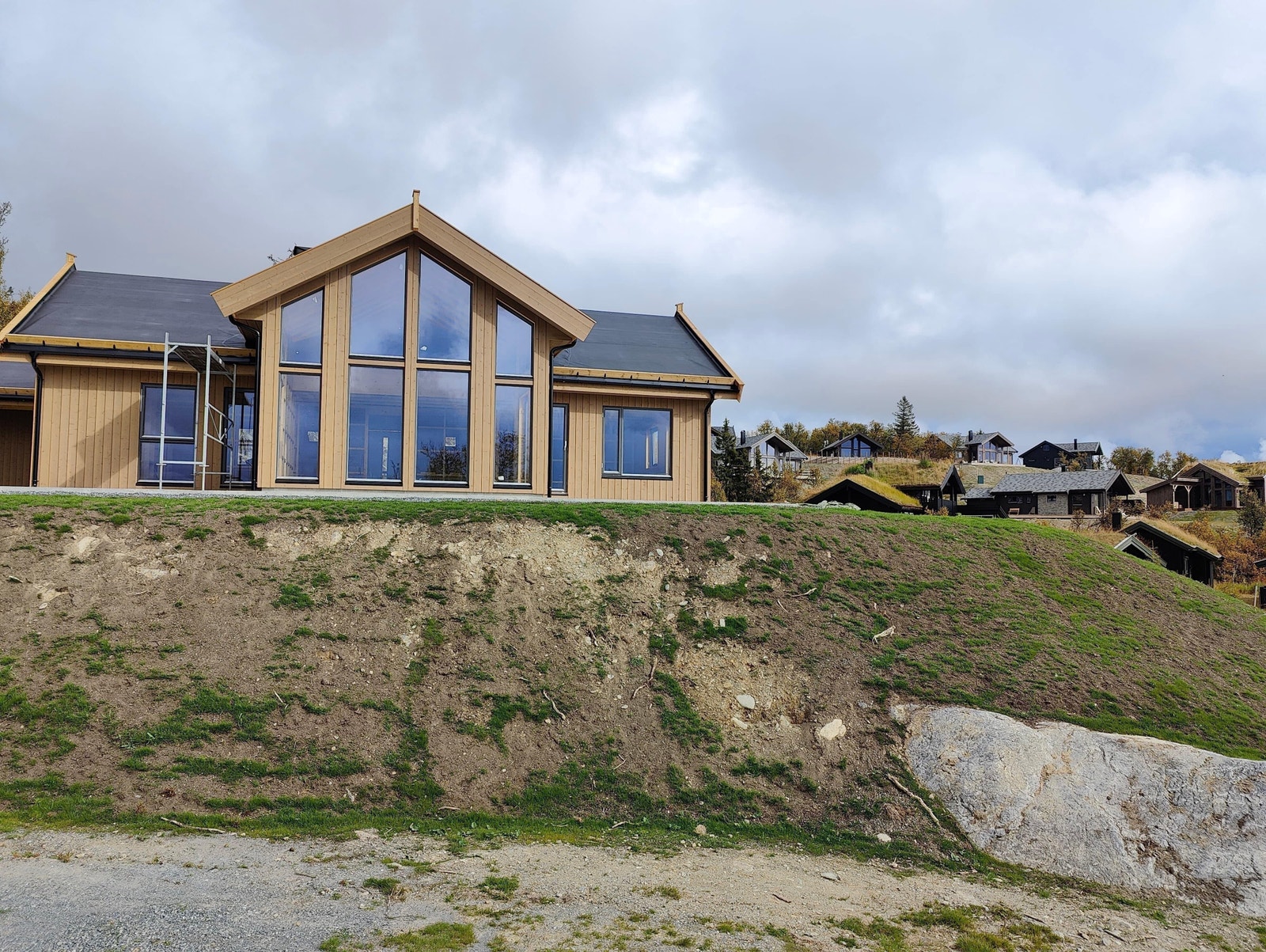 Her er inspirasjonsbilde av annen Saltdahsytte i feltet. Det er mulig å bygge flere av våre hytter i Stavadalen. Galleribilde