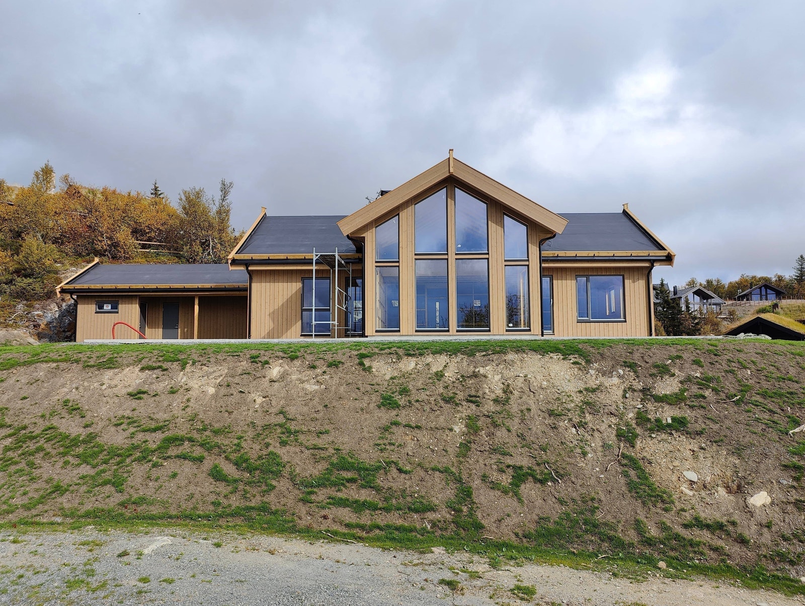Her er inspirasjonsbilde av annen Saltdahsytte i feltet. Det er mulig å bygge flere av våre hytter i Stavadalen. Galleribilde
