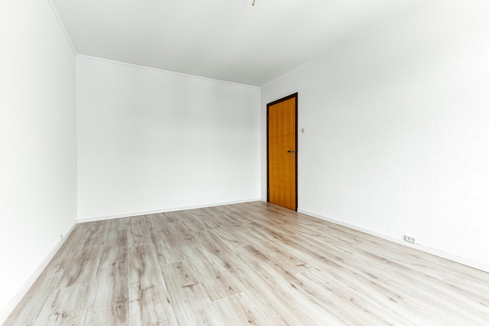 Her har du god plass til stor garderobe for oppbevaring av klær. Galleribilde