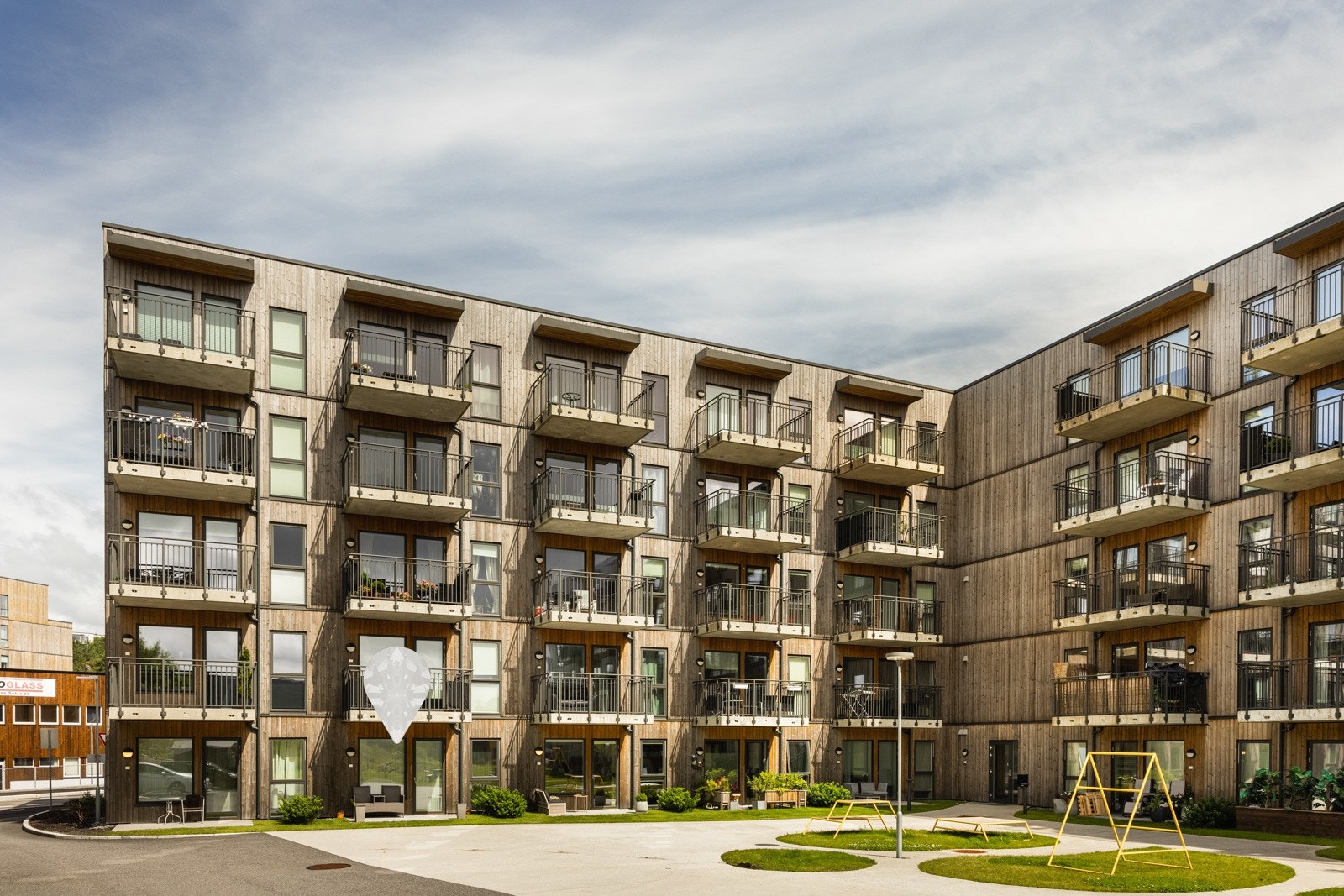 Leiligheten ligger i Straumeporten borettslag, kun 2 minutters gange fra Sartor senter. Galleribilde