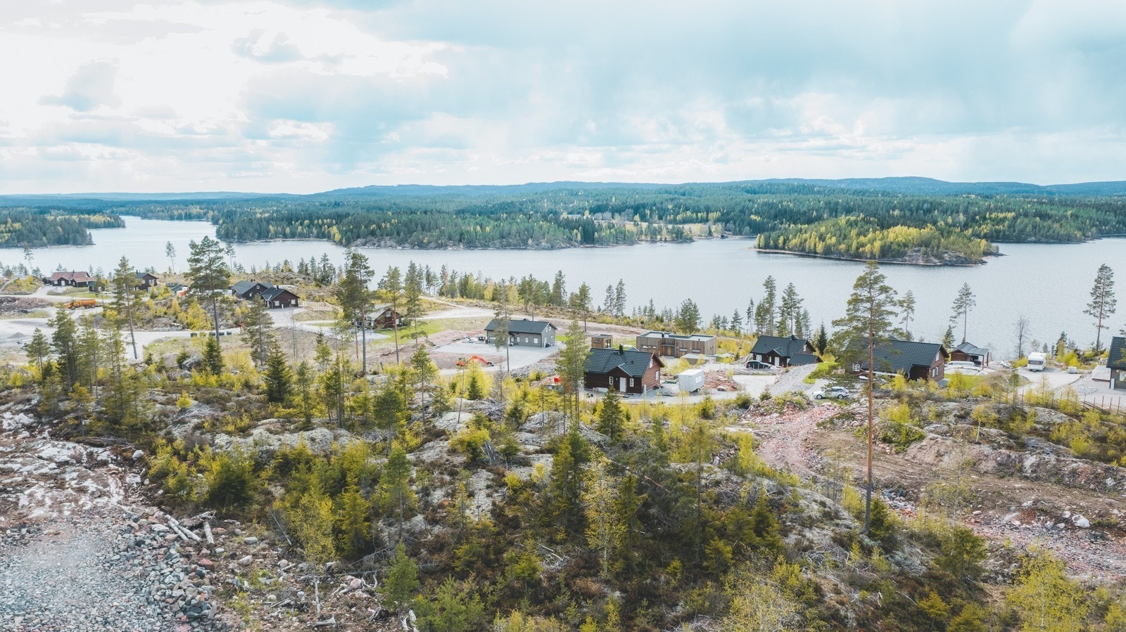 Flott nærmiljø med umiddelbar nærhet til innsøen. Her kan du bygge drømmehytta fra Saltdalshytta! Galleribilde