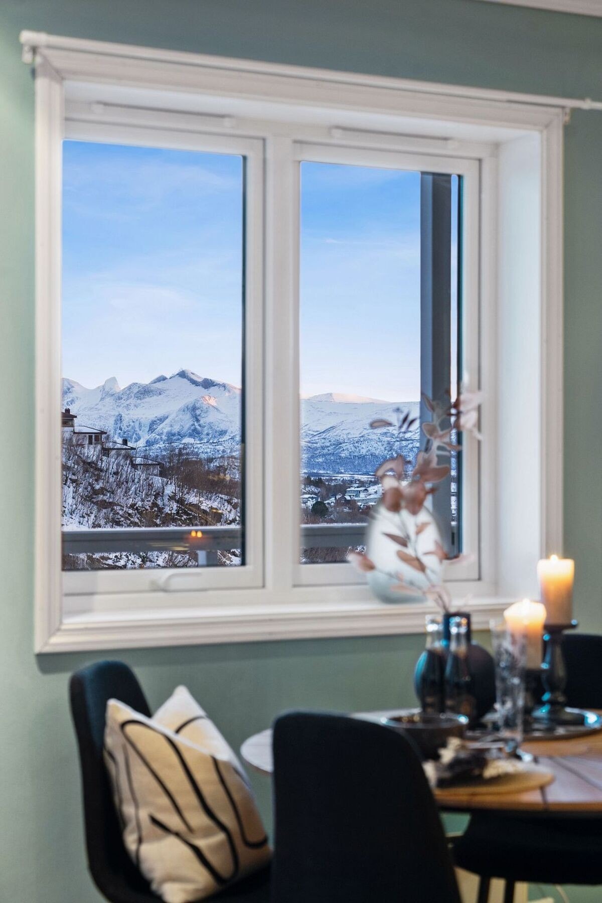 Flott utsikt også fra spisebordet. Galleribilde