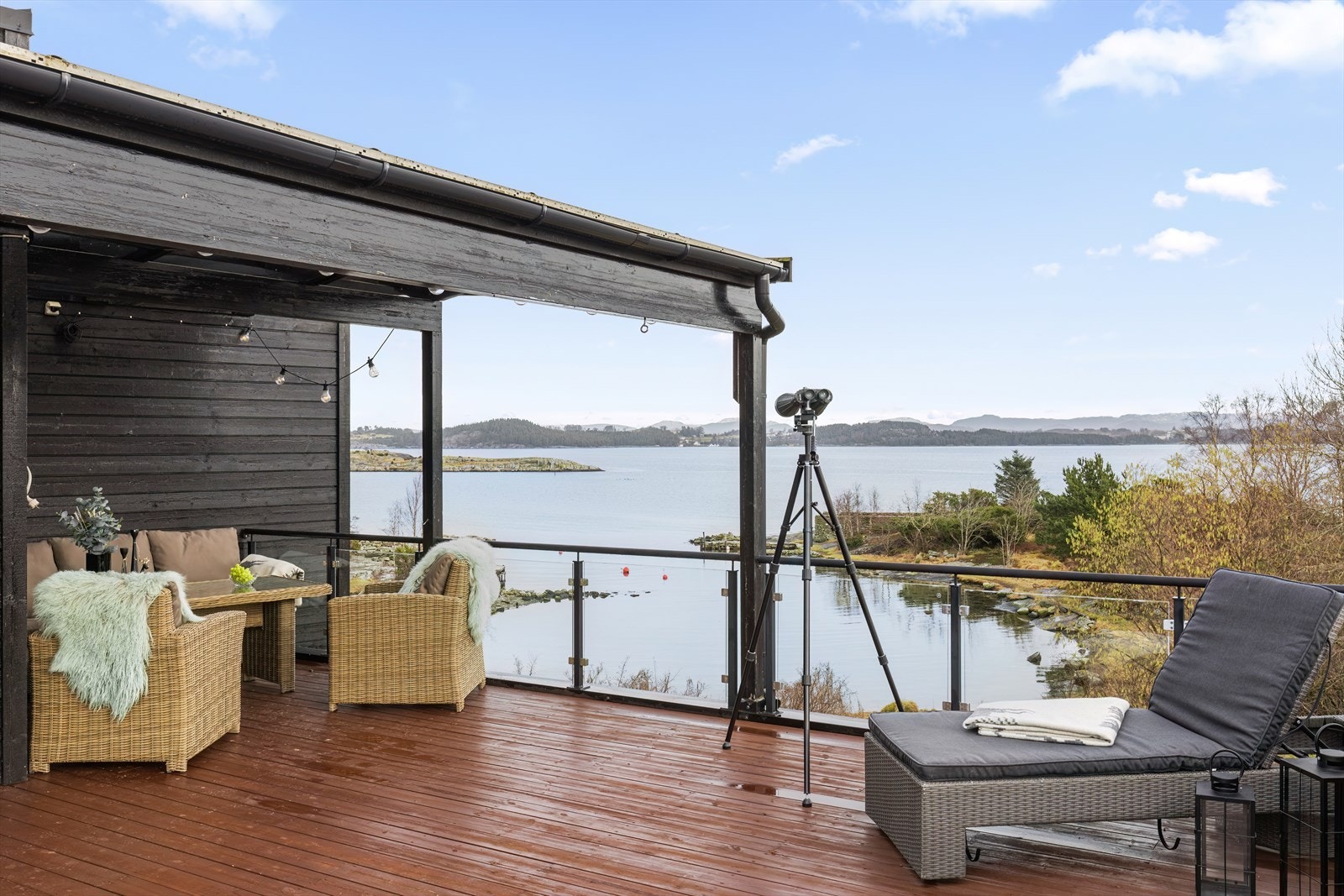 Terrasse - her er det plass til en rekke forskjellige miljøer Galleribilde