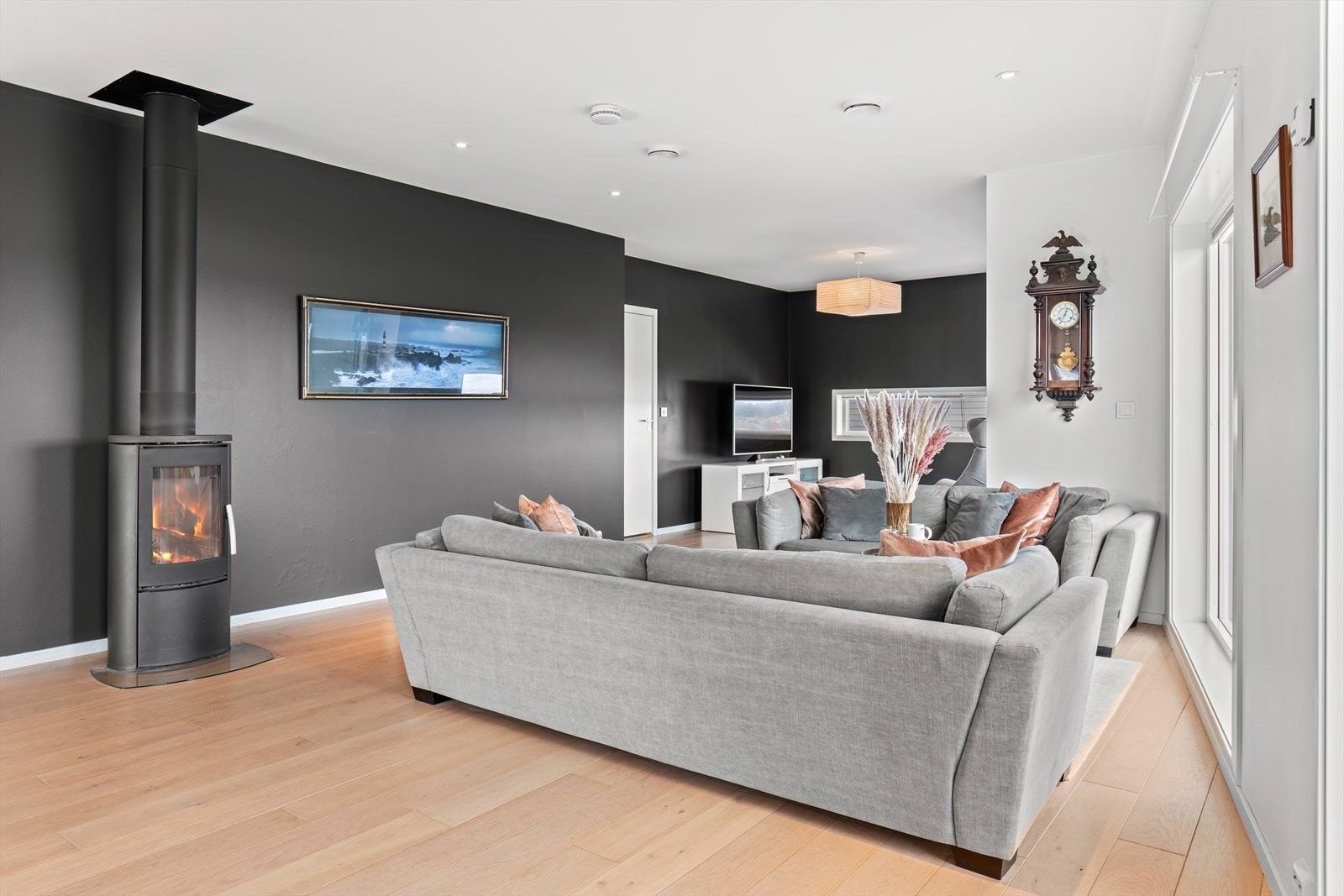 Stue - vedovn til kalde vinterkvelder Galleribilde