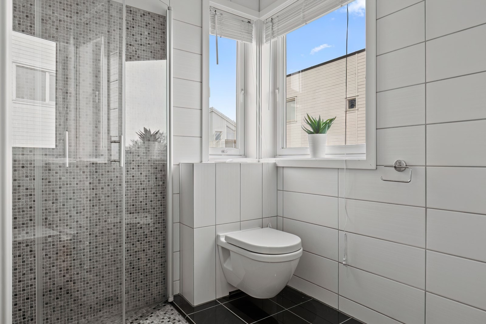 Bad 2. etasje - Praktisk med bad i begge etasjer Galleribilde