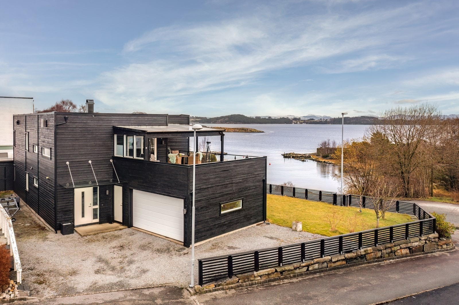 Velkommen til Sjøveien 13 presentert av Notar v/Fredrik Christensen! Galleribilde