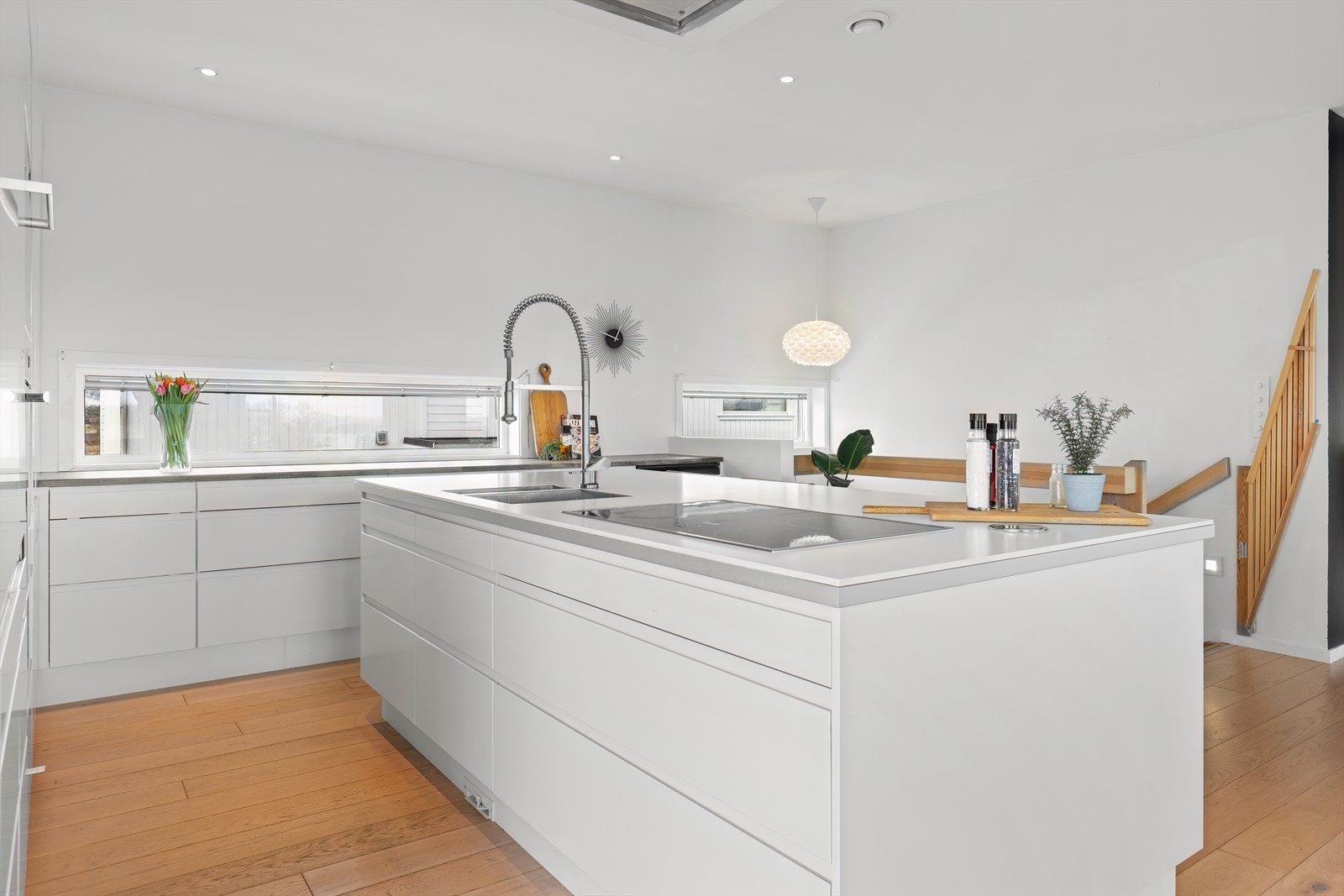 Kjøkken - Veldig praktisk kjøkkenøy Galleribilde