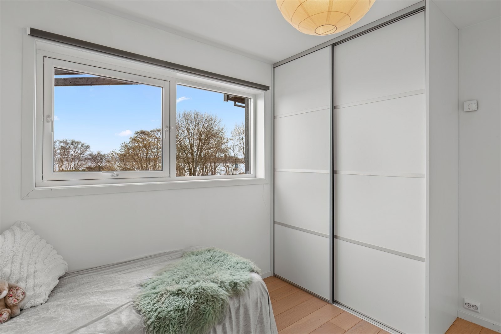 Soverom 3 - god skapplass Galleribilde