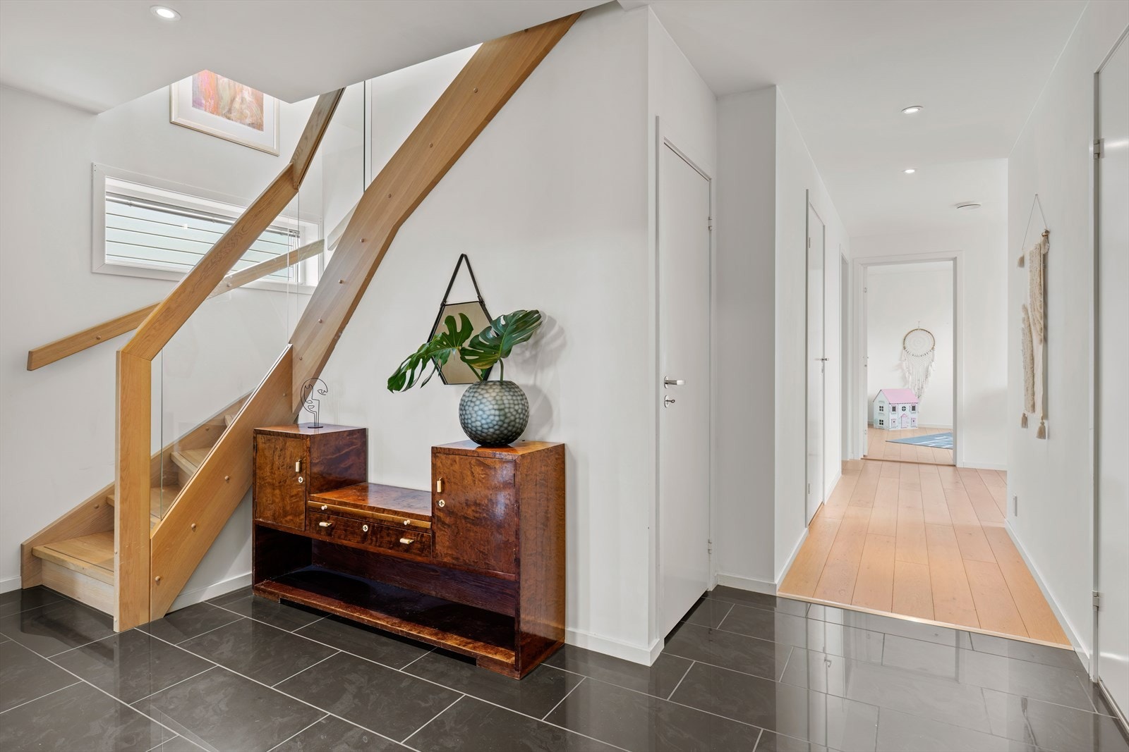 Gang - Lagring under trapp Galleribilde