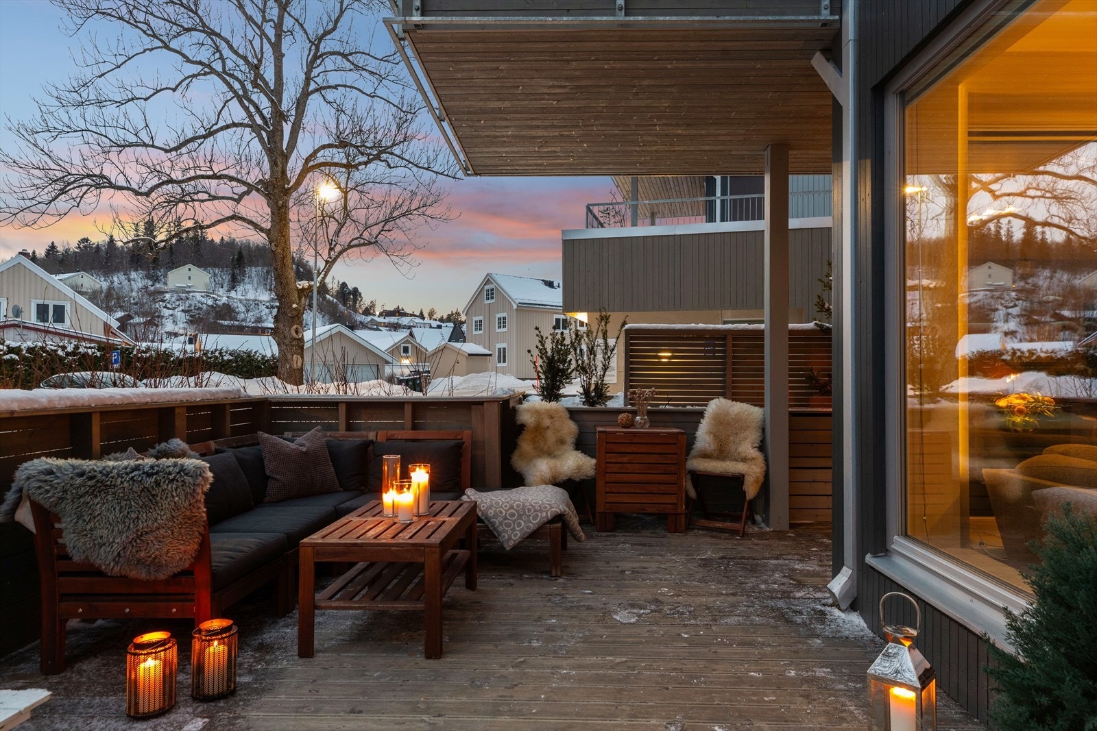 Nærområdet er barnevennlig og rolig, og det er nærhet til både skole og barnehage. Galleribilde