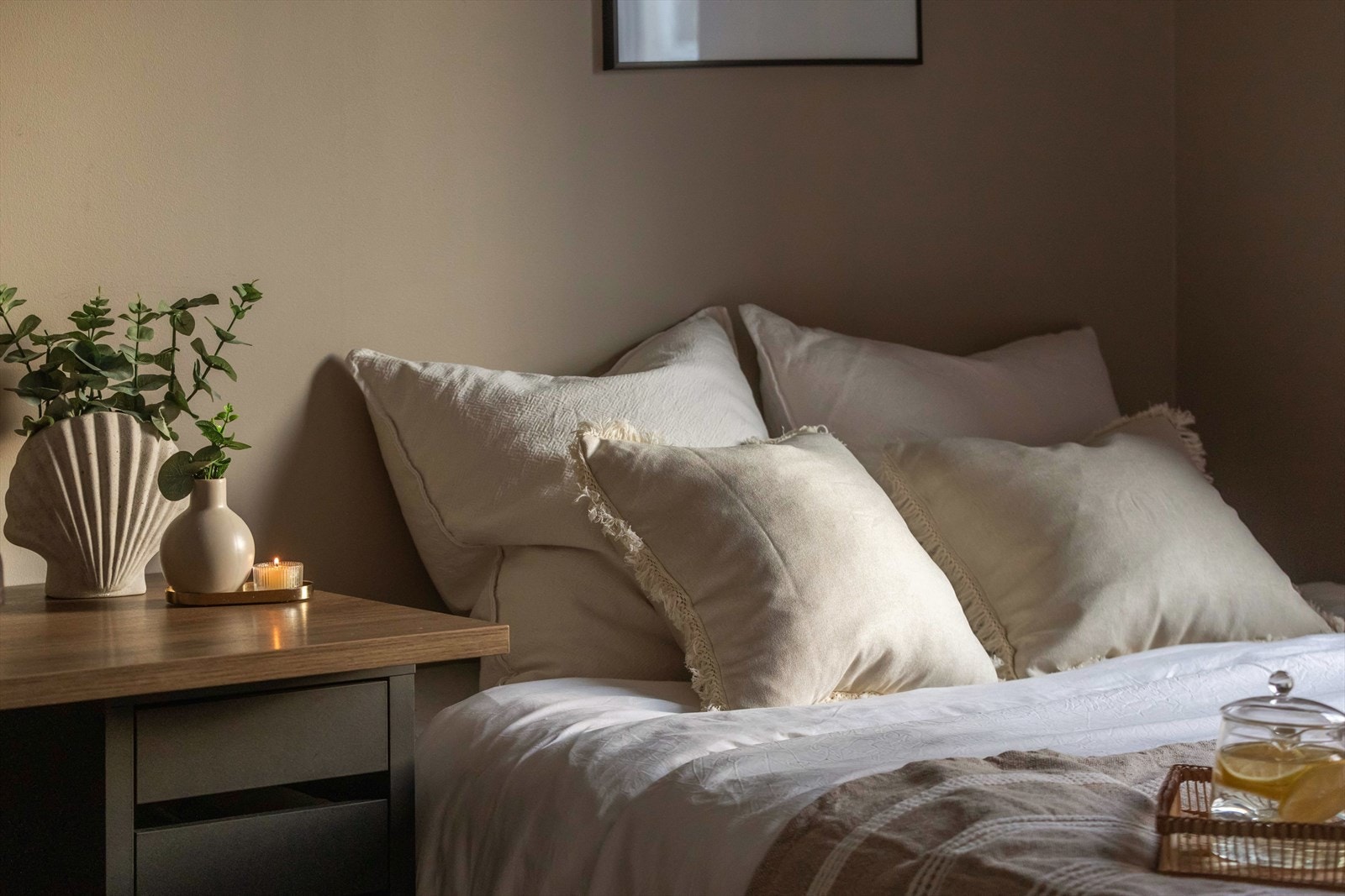 Det stilrene farge- og materialvalget gir rom for egen, kreativ innredning. Galleribilde