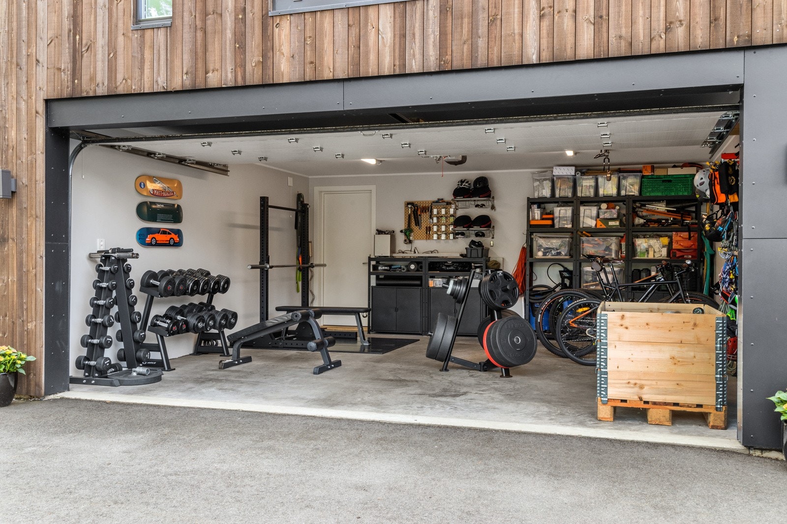 Garasjen er i dag i bruk som treningsrom - perfekt lokale! Galleribilde