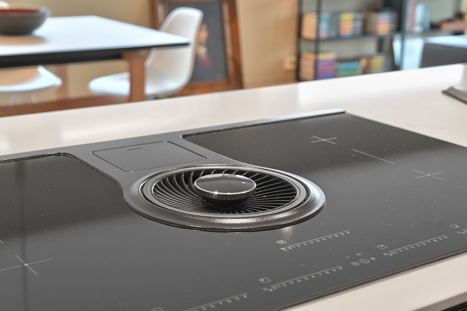 Nedfelt ventilator i platetoppen Galleribilde