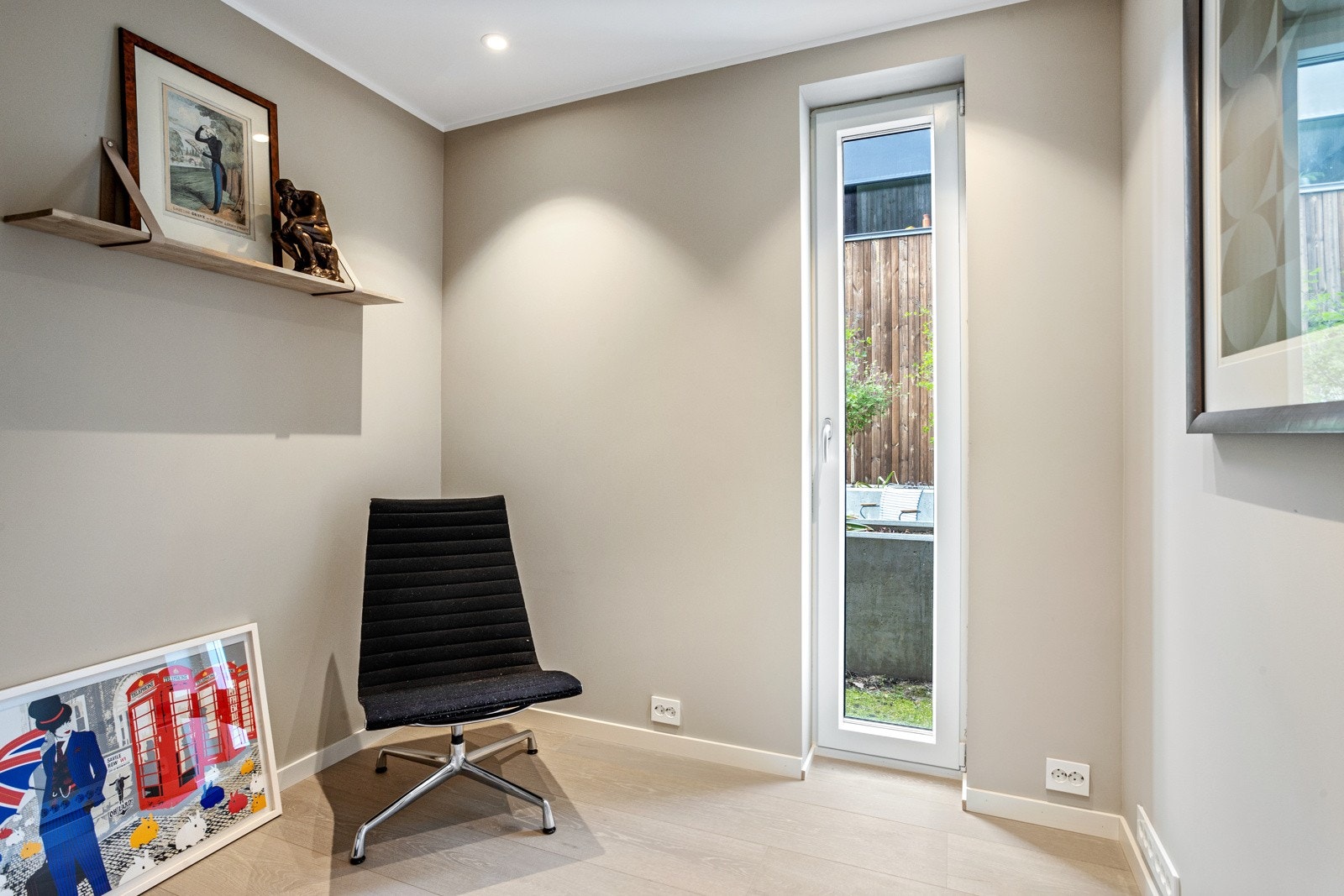 Soverom nr 3 (box in room) Galleribilde